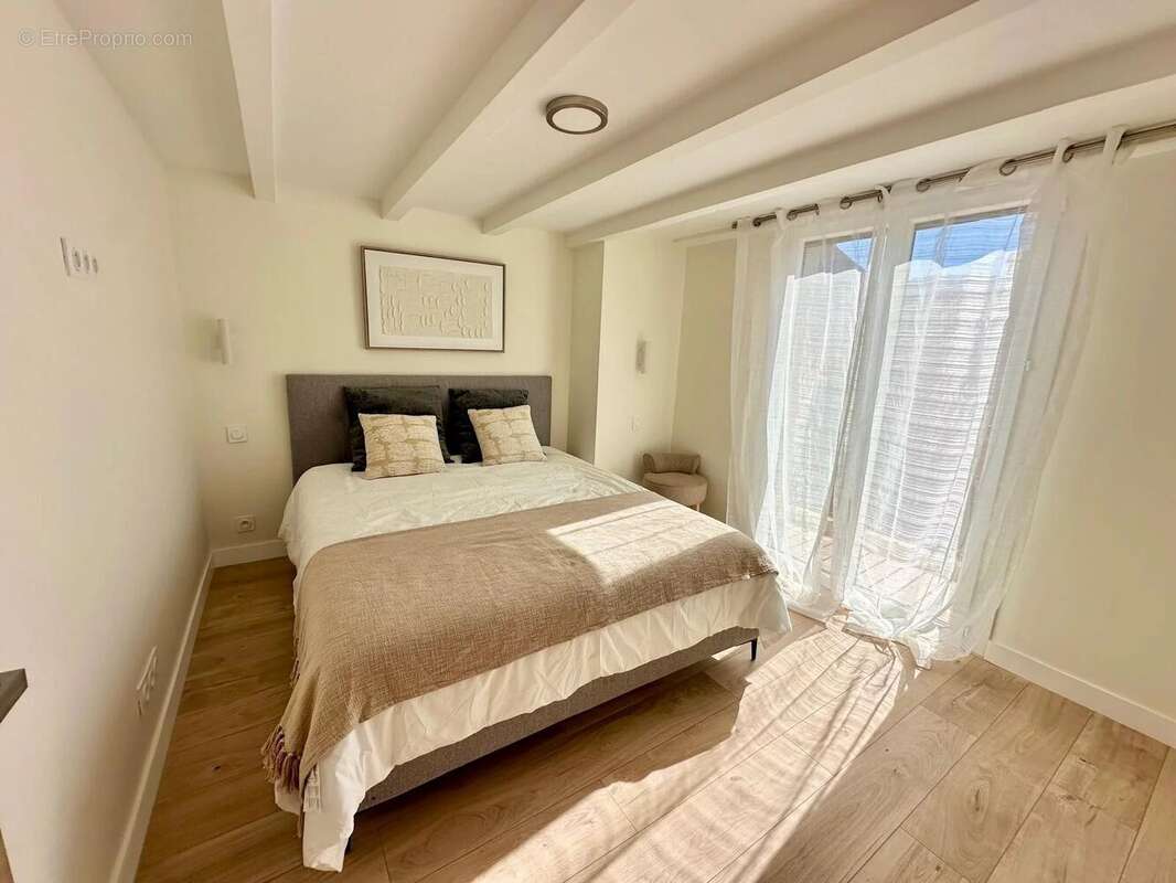 Appartement à MANDELIEU-LA-NAPOULE