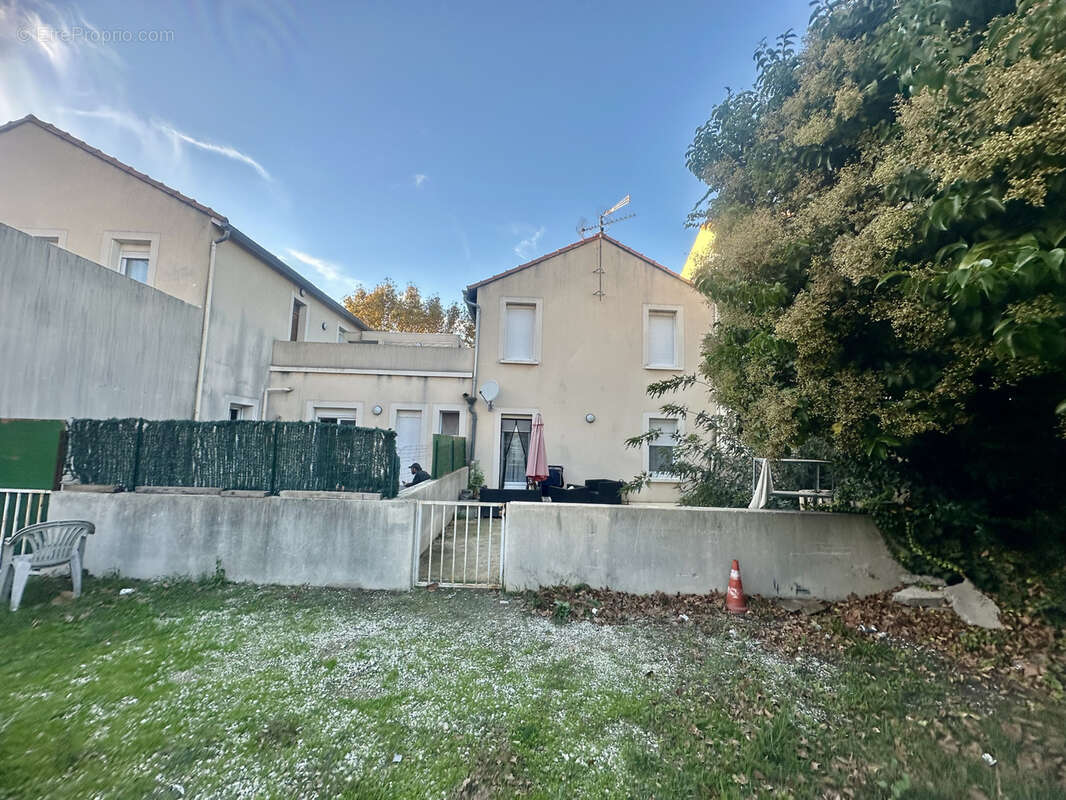 Appartement à PORT-SAINT-LOUIS-DU-RHONE