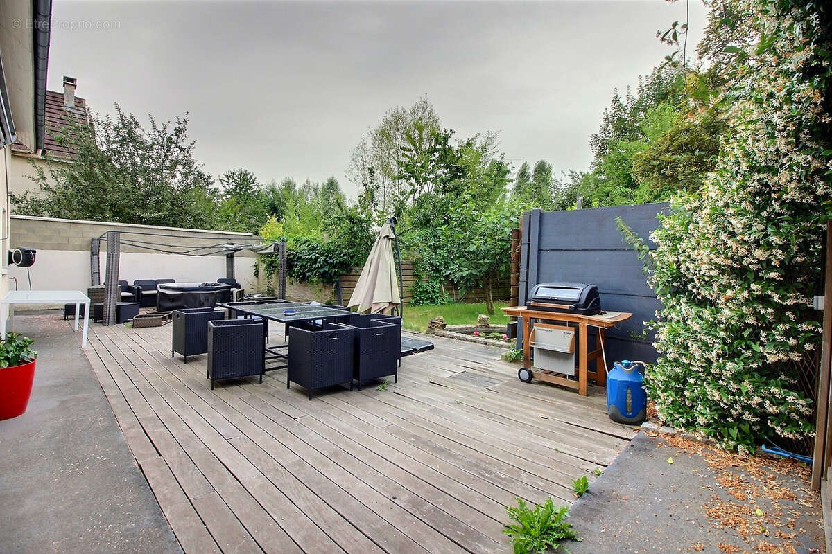 Maison à BOUFFEMONT