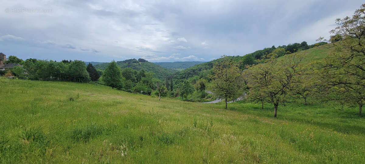 Terrain à ALBIGNAC