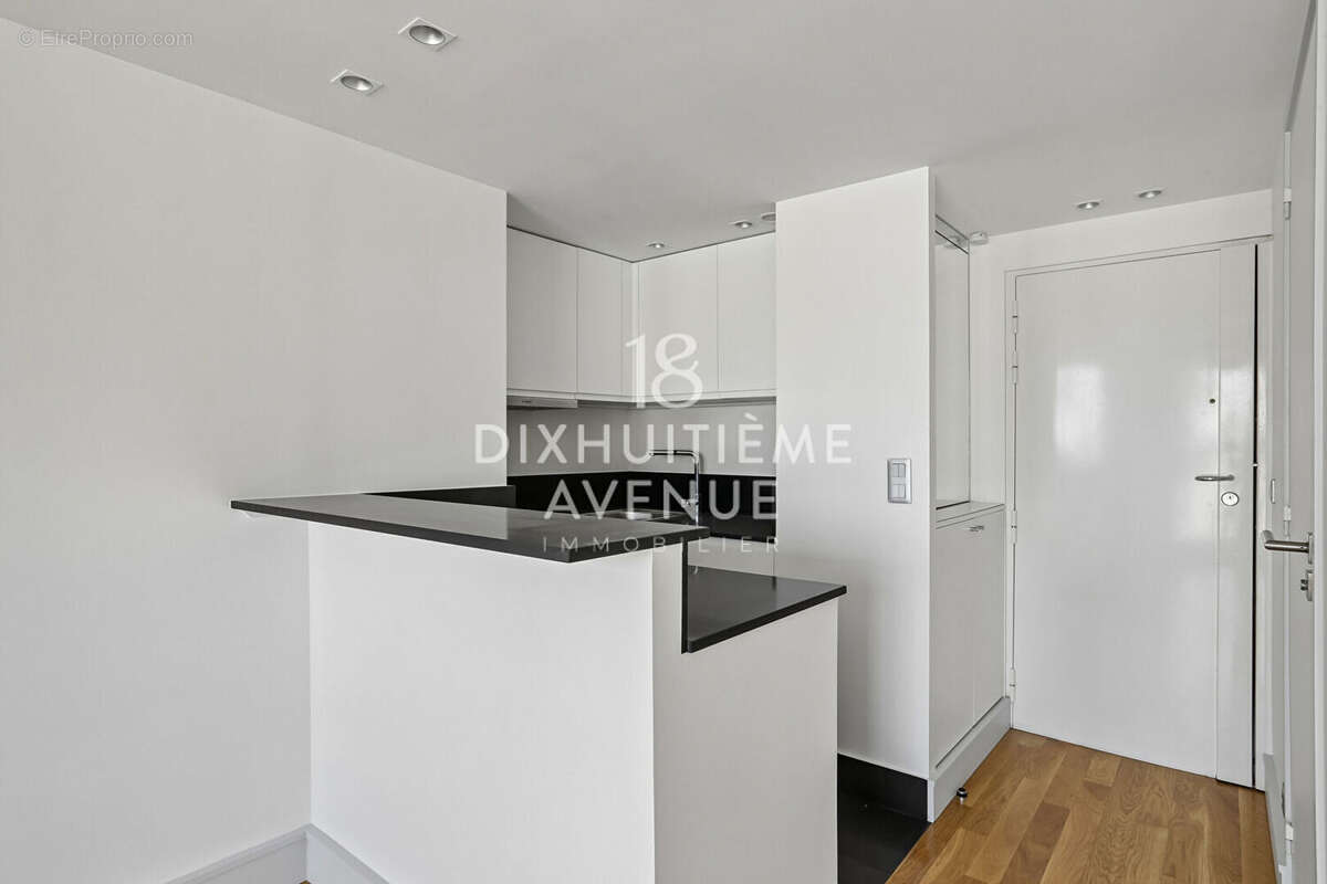 Appartement à PARIS-18E