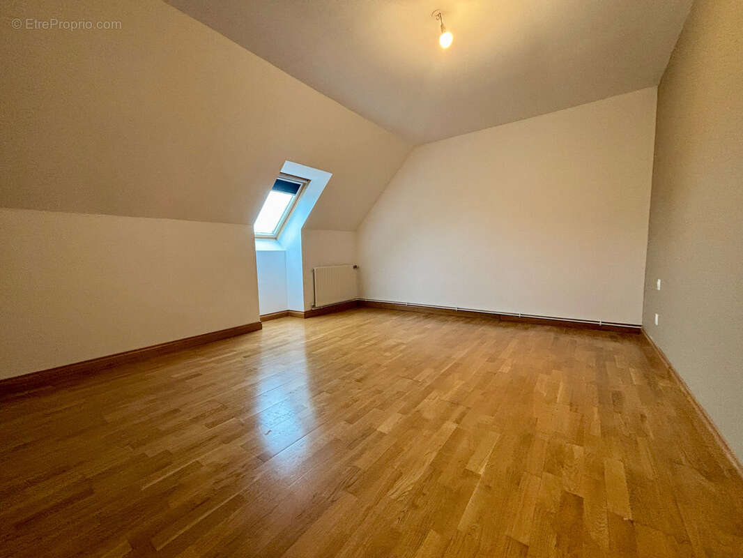 Maison à GROFFLIERS