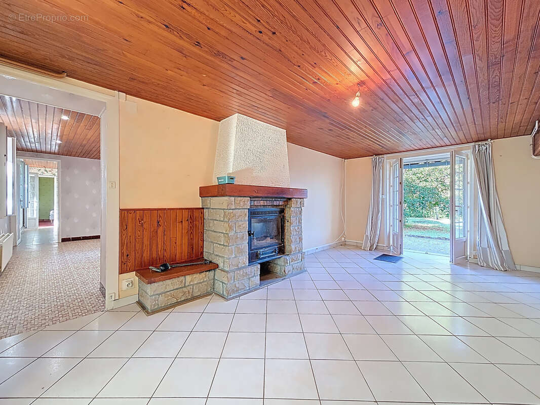 Maison à NEUILLY-EN-DUN