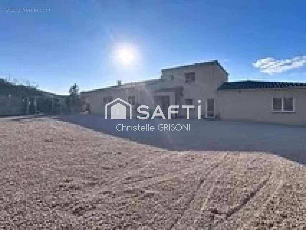Maison 220 m² à Afa  - photo 5