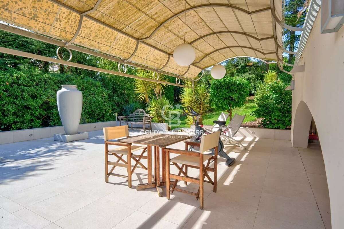 Maison à MOUGINS