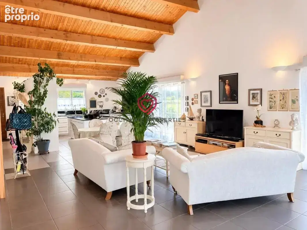 Maison familiale avec piscine et vues sur la campagne - photo 7