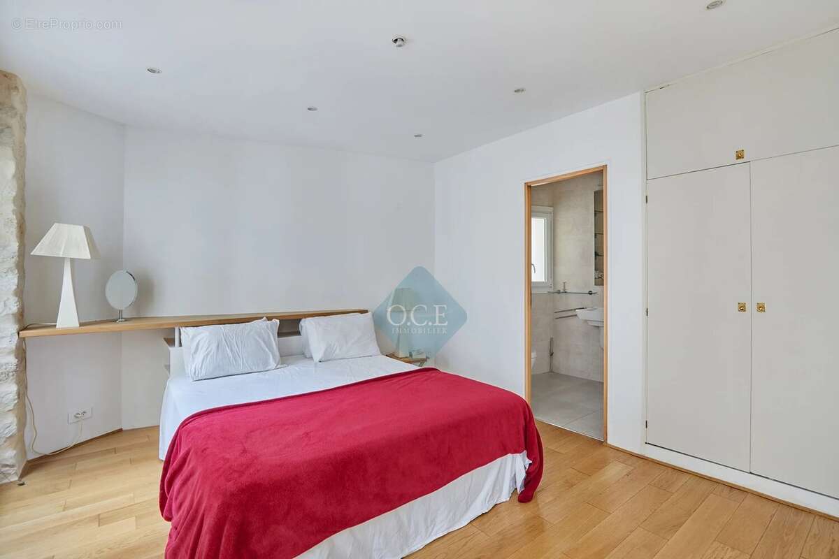 Appartement à PARIS-3E