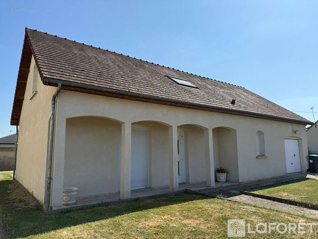 Maison à ROMILLY-SUR-SEINE