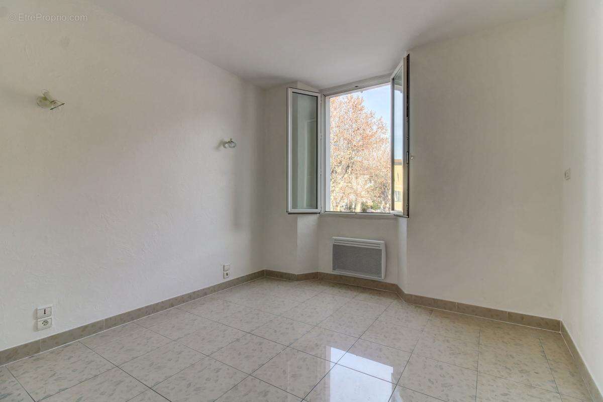 Appartement à SAINT-MARTIN-DU-VAR