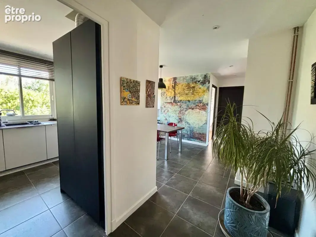 Coup de cœur assuré à Billère pour ce T3 lumineux, balcon,garage et cave - photo 3
