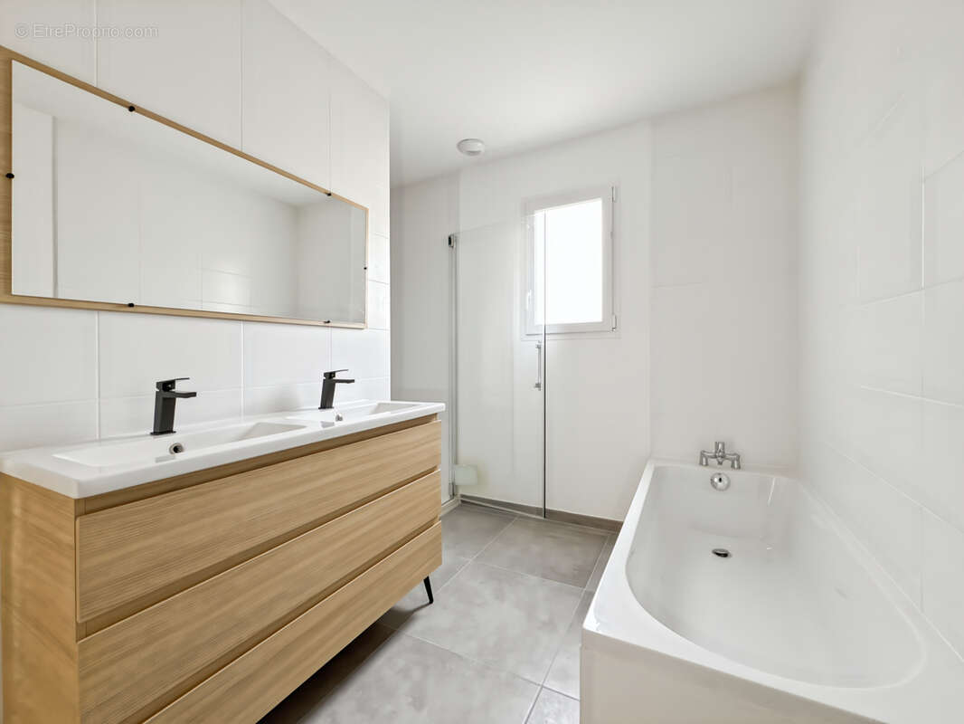Saint-didier-de-formans, à deux pas des écoles, maison 4 pièces 100 m2 - photo 4