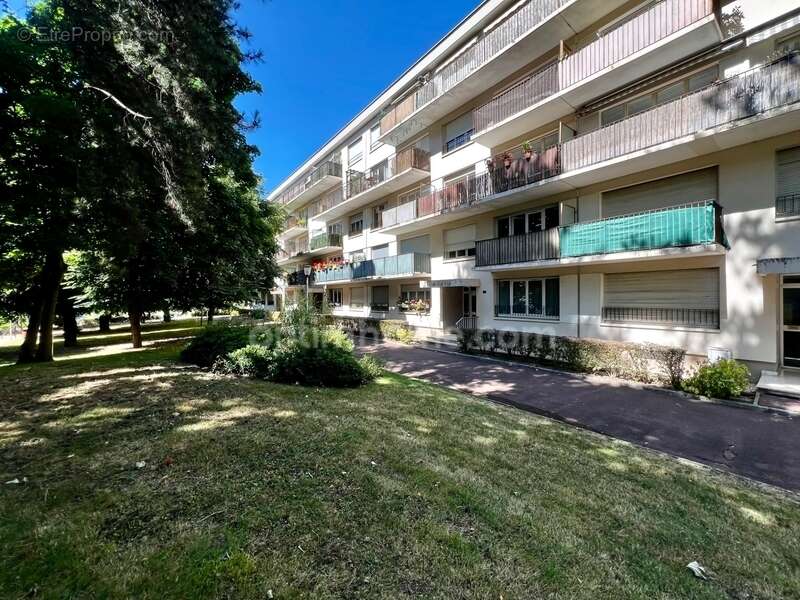 Appartement à LE PLESSIS-BOUCHARD