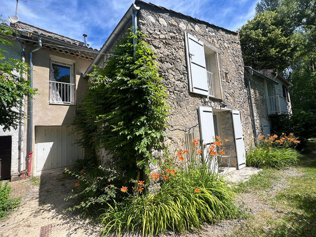 Maison à NOYERS-SUR-JABRON