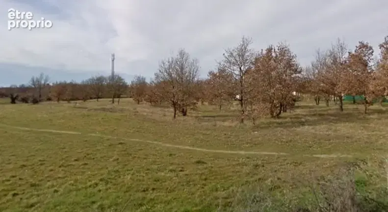 Terrain à BERAT