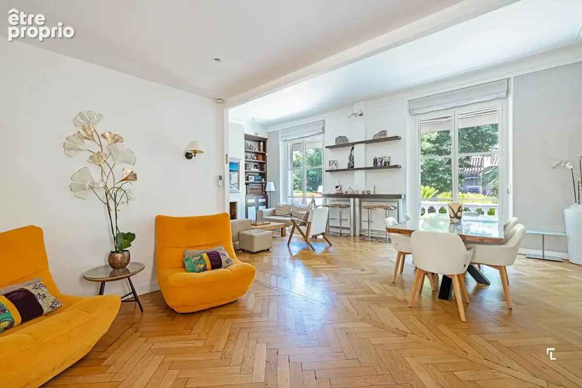 L’INSOUPÇONNÉE - Maison T7 de 325m2 - Jardin - 13008  Carré d'or - photo 9