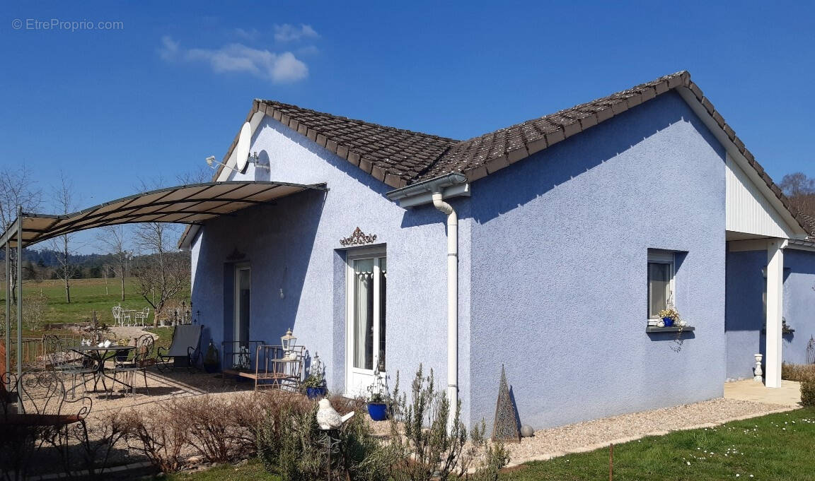 Maison à ETIVAL-CLAIREFONTAINE