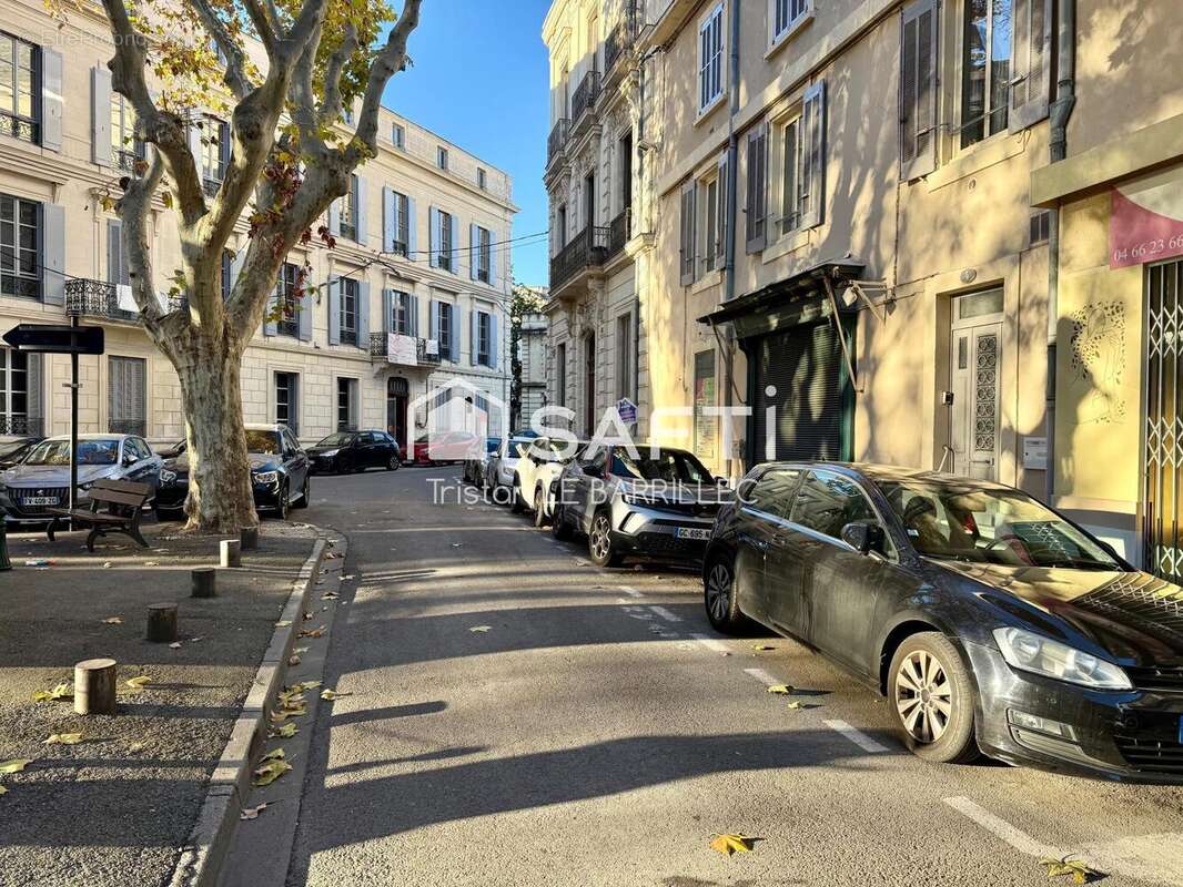 Photo 2 - Commerce à NIMES