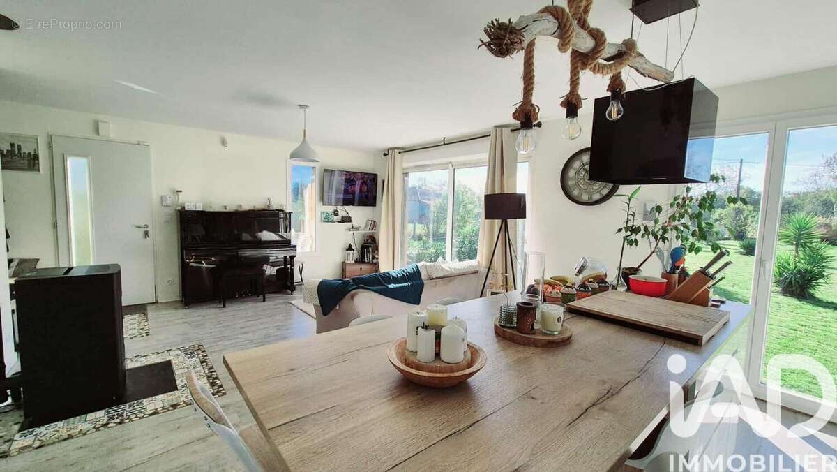 Maison 89 m² à Bragayrac  - photo 2