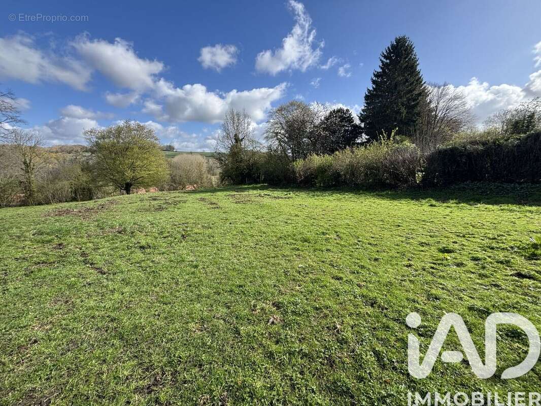 Terrain 2585 m² à Havernas  - photo 4