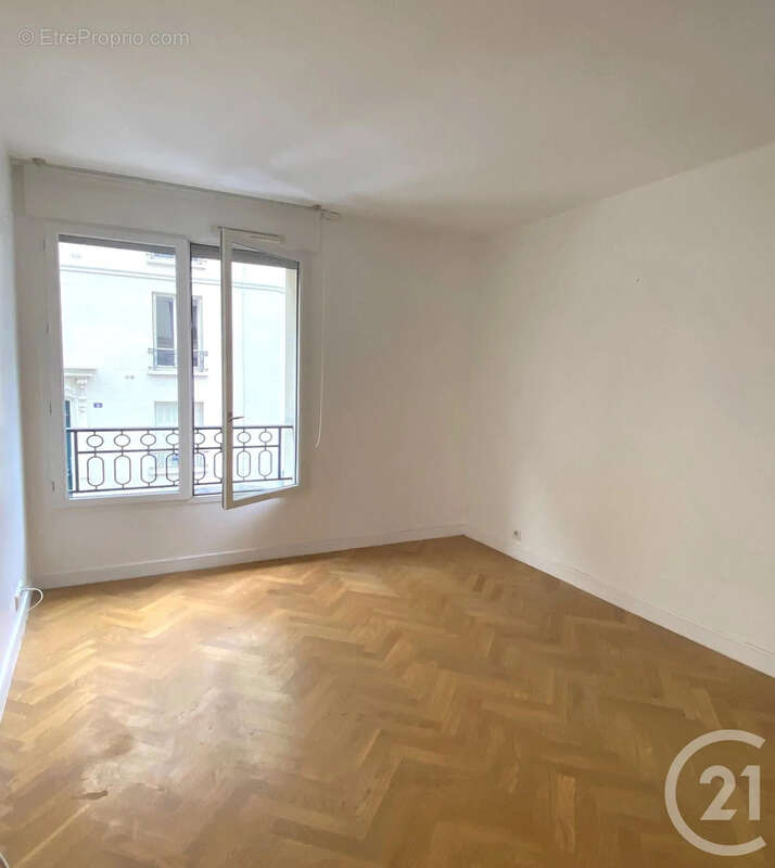 Appartement à NEUILLY-SUR-SEINE