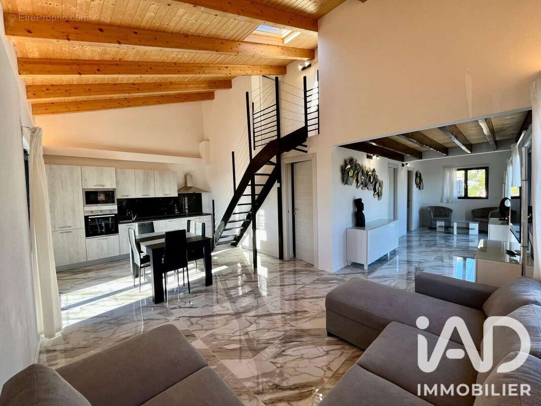 Appartement 84 m² à Roquebrune-Cap-Martin  - photo 4