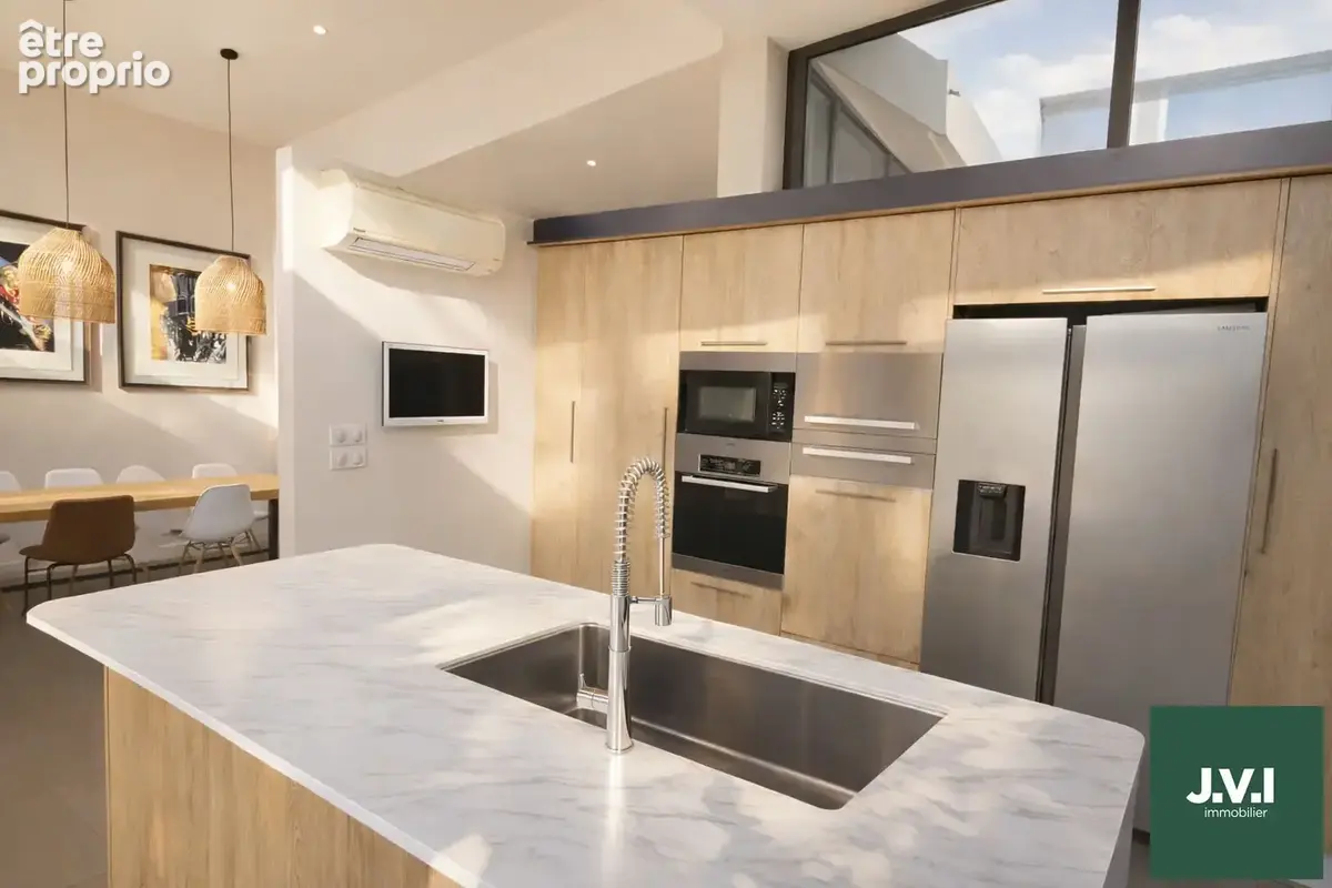 A vendre - Bas Montmorency - Maison 220 m² - 7 pièces - 4 chambres - photo 4