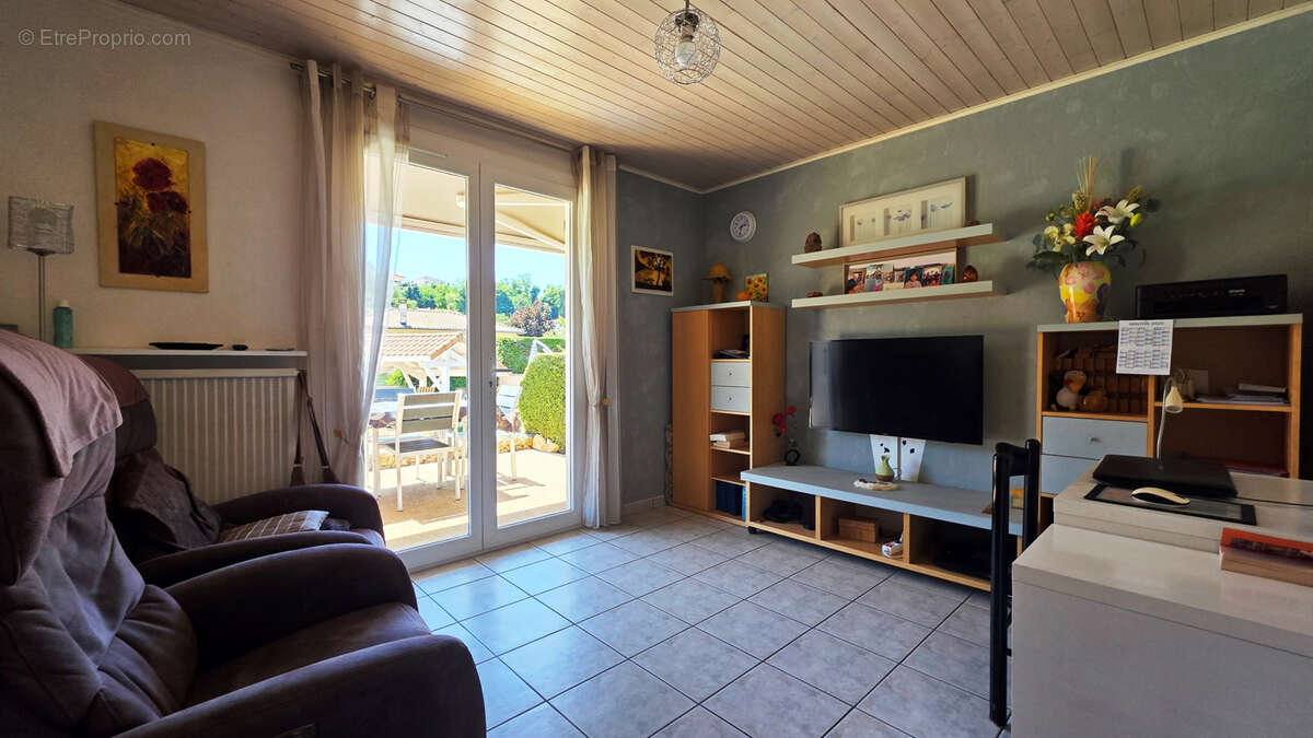 Maison à SAINT-PIERRE-DE-CHANDIEU