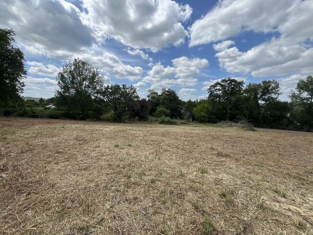 Terrain à RAZAC-SUR-L'ISLE