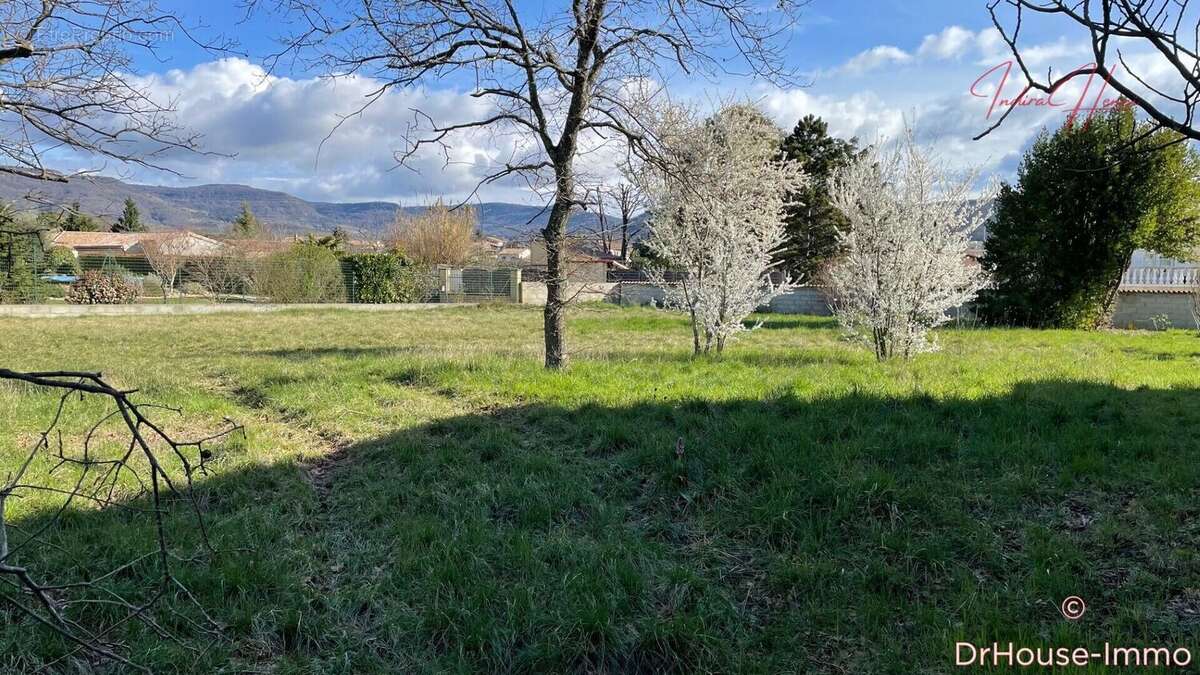 Terrain à ALBA-LA-ROMAINE
