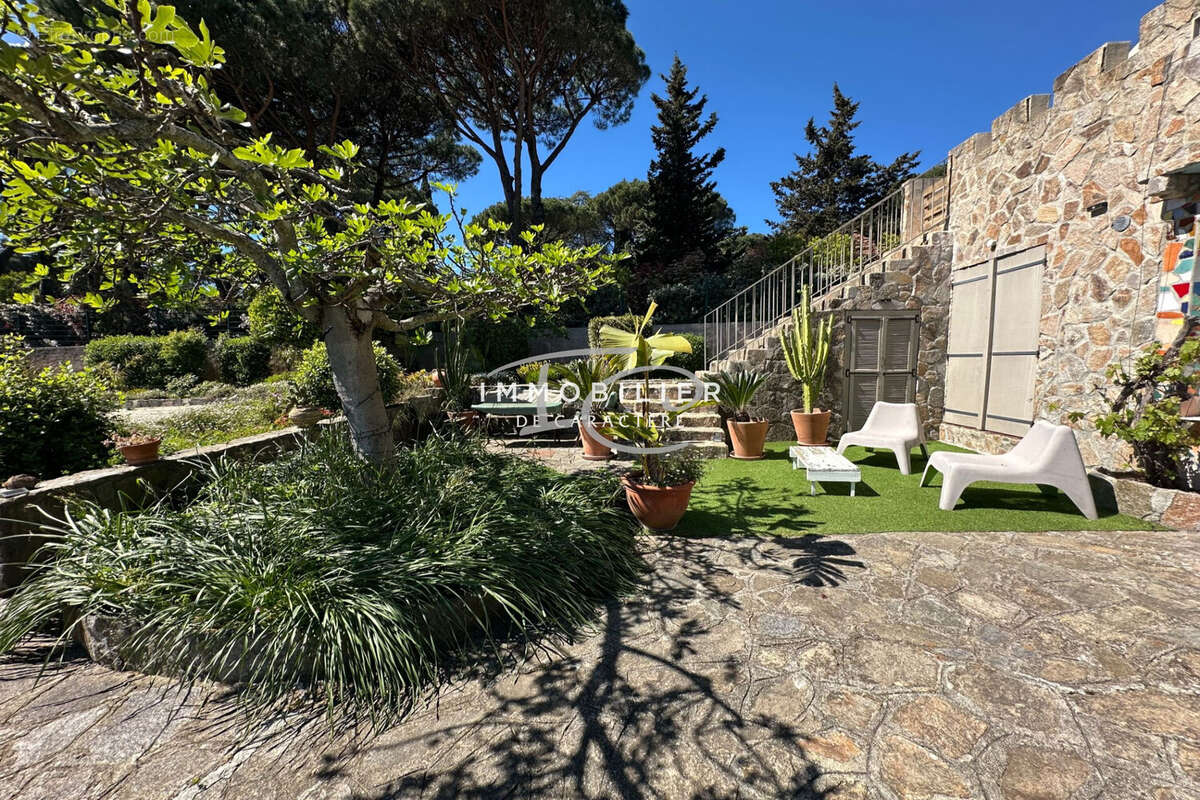 Maison à LA CROIX-VALMER