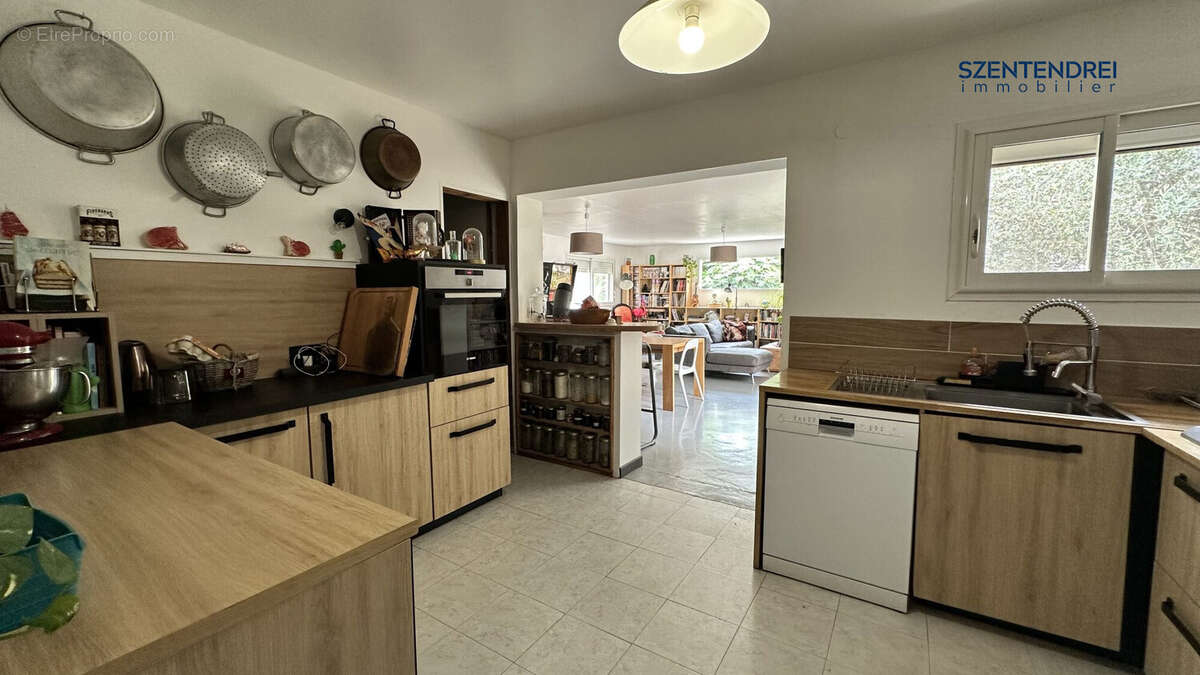 Maison 154 m² à Saint-Nazaire-De-Pezan  - photo 6