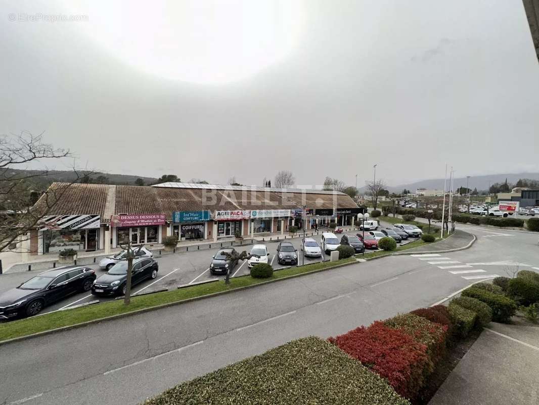 Commerce à TOURRETTES