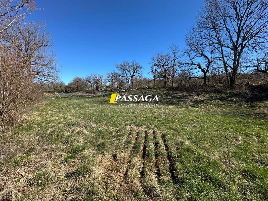 Terrain à LA LOUBIERE