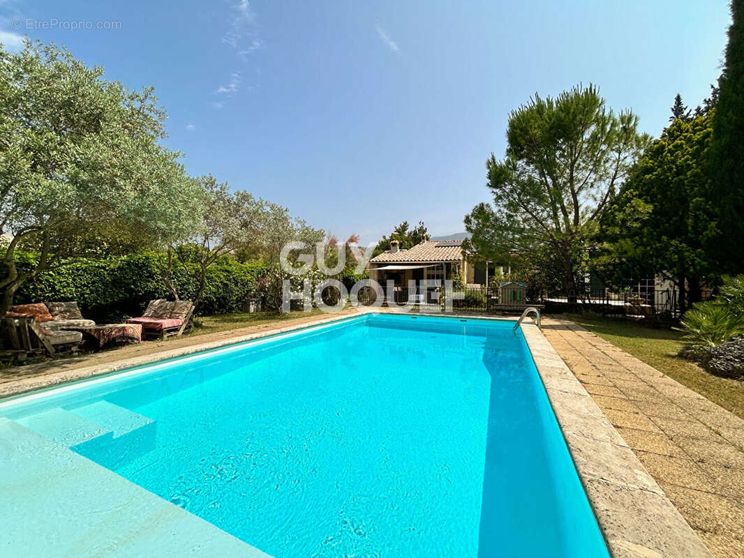 Maison à SAUMANE-DE-VAUCLUSE