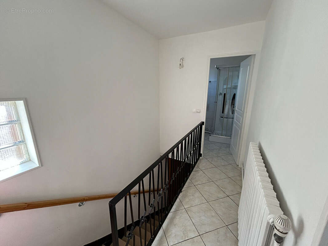 Appartement à L'HAY-LES-ROSES