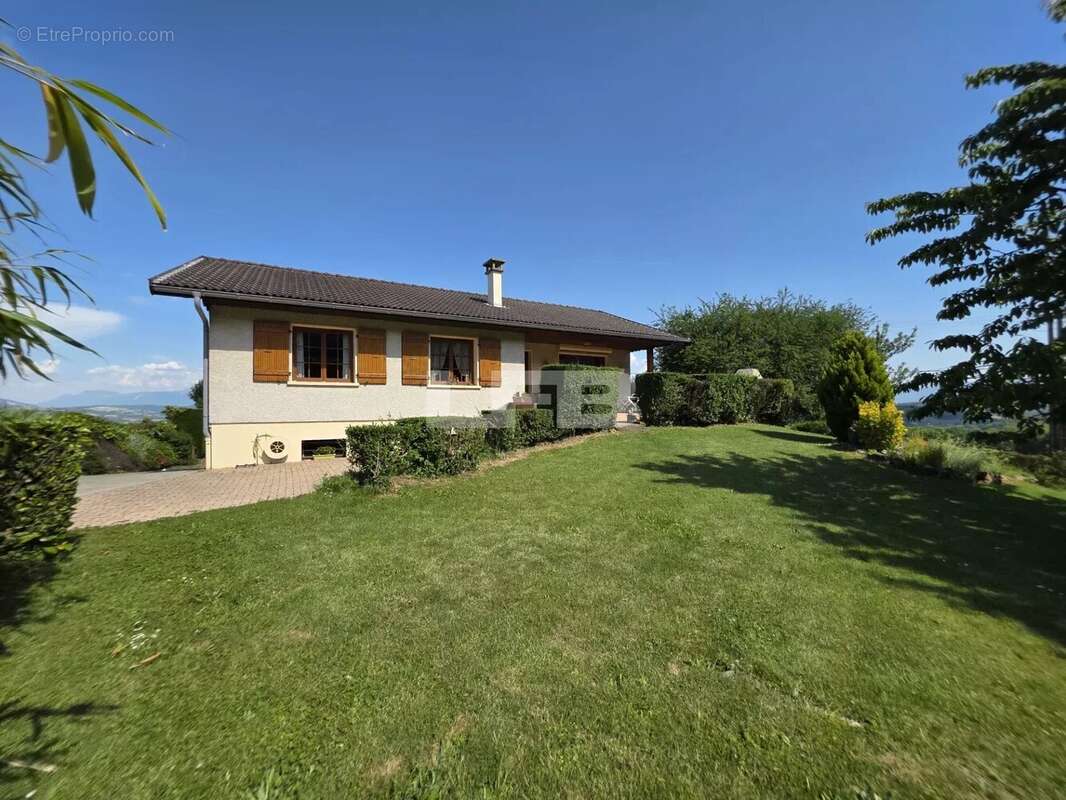 Maison à MOYE