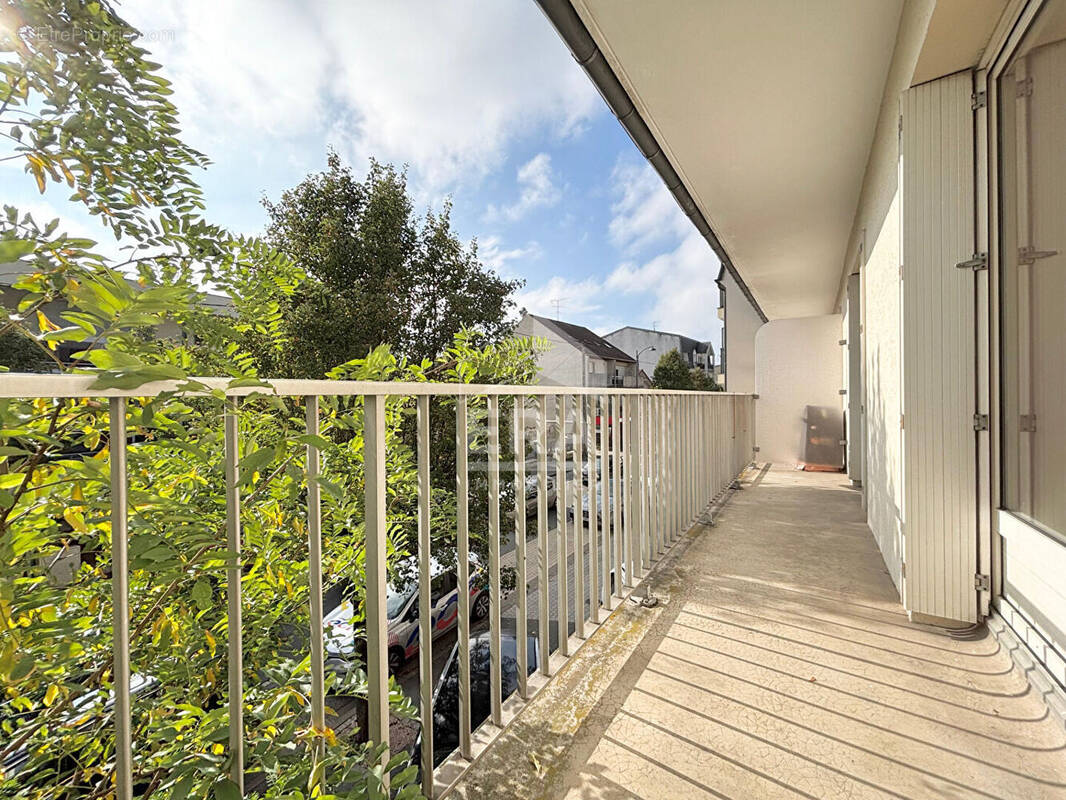 Appartement à PONTAULT-COMBAULT