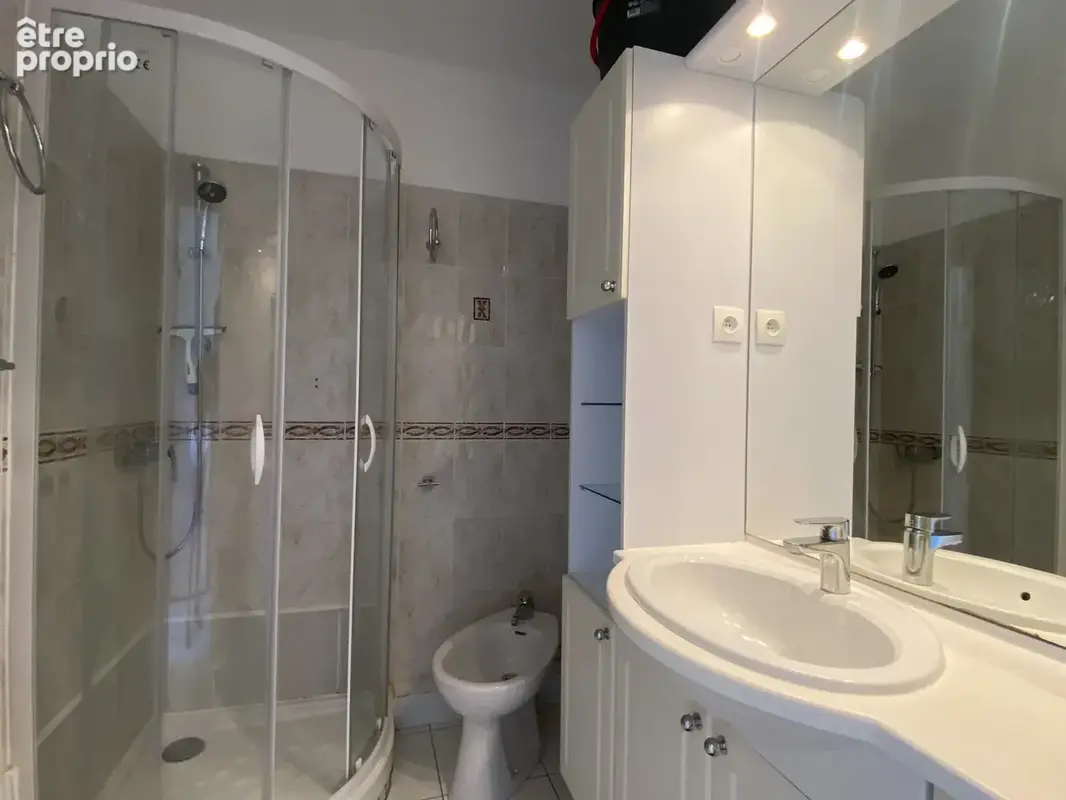 Cap d'agde- t2 vue port- place pietonne- grande terrasse- dernier etage - photo 12