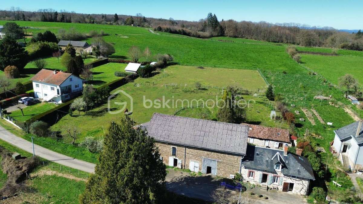 Maison à CHATEAUNEUF-LA-FORET