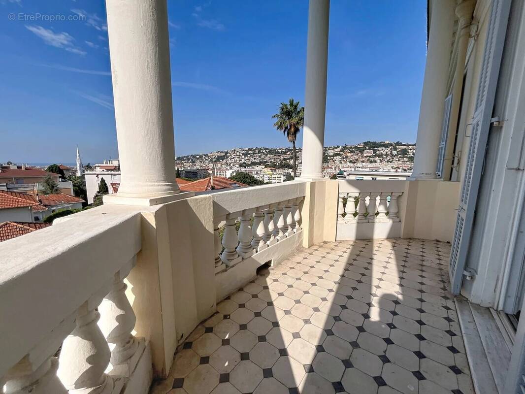 Appartement à NICE