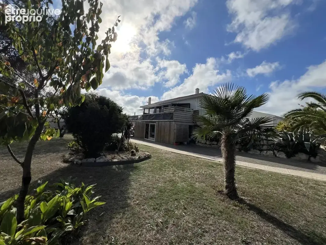 Maison de qualité avec appartement indépendant, terrain arboré de 2 500 m² et ascenseur extérieur - photo 28