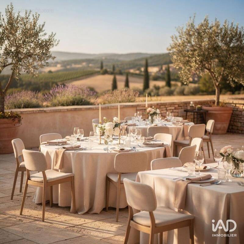 Photo 1 - Commerce à TOURRETTES