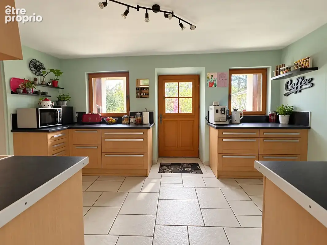 Maison 10 pièces 257 m² à vendre à Champagne-Saint-Hilaire (86160) - photo 5