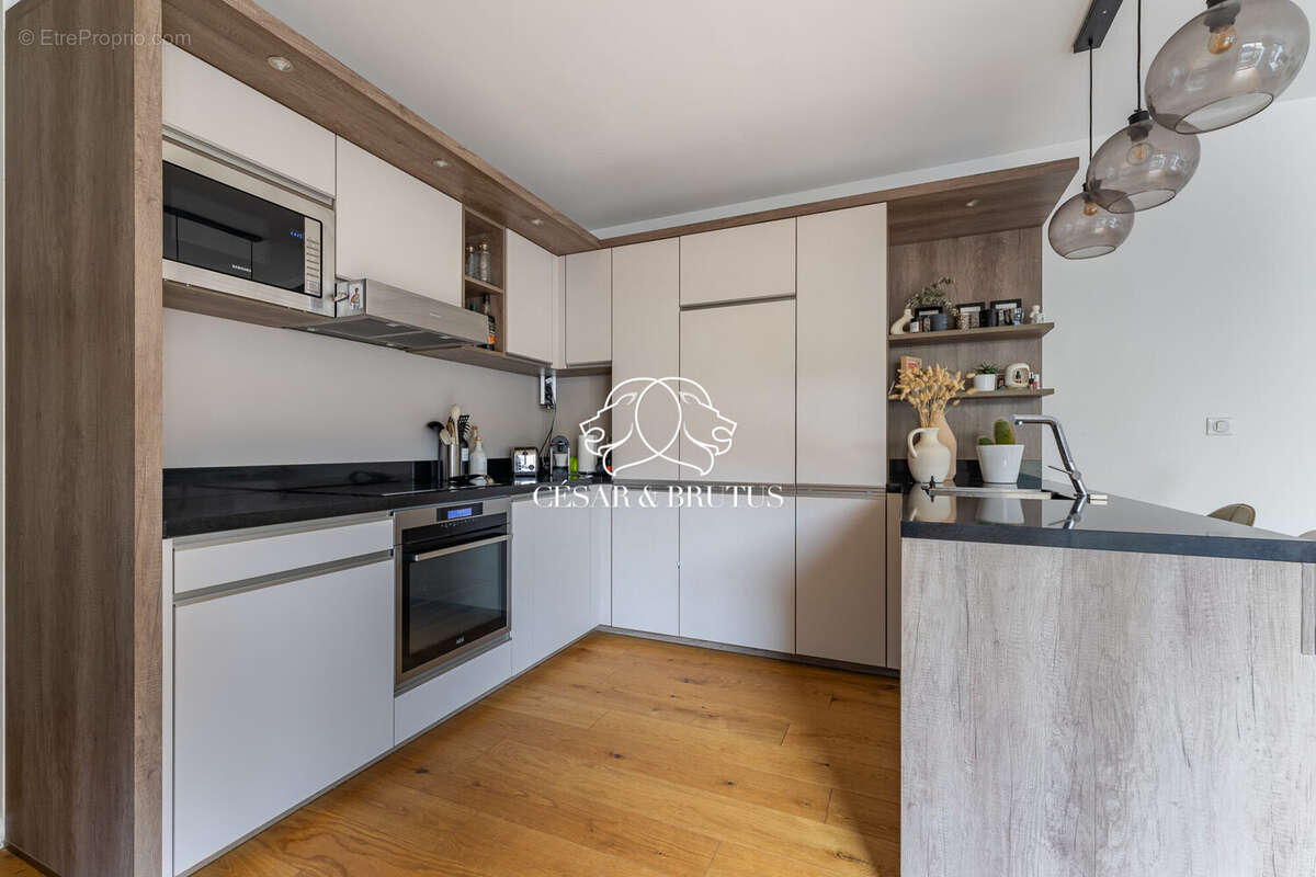 Appartement à SAINT-GENIS-LES-OLLIERES