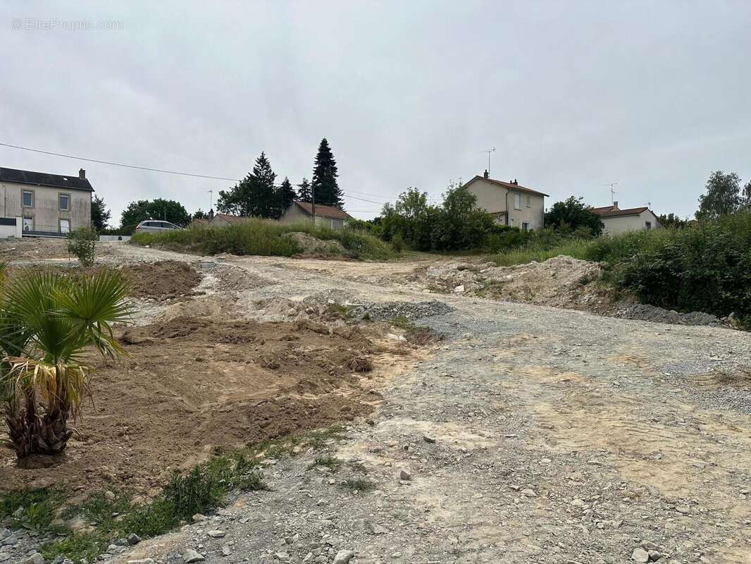 Photo 3 - Terrain à BRESSUIRE