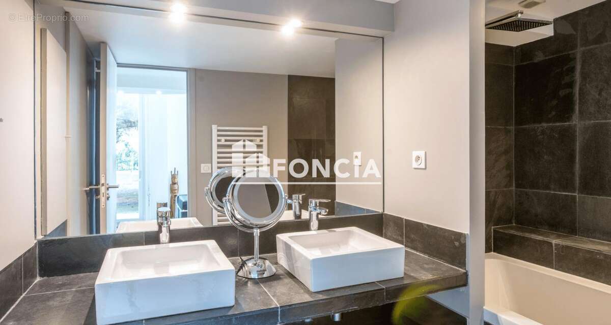 Appartement à SAINT-DENIS