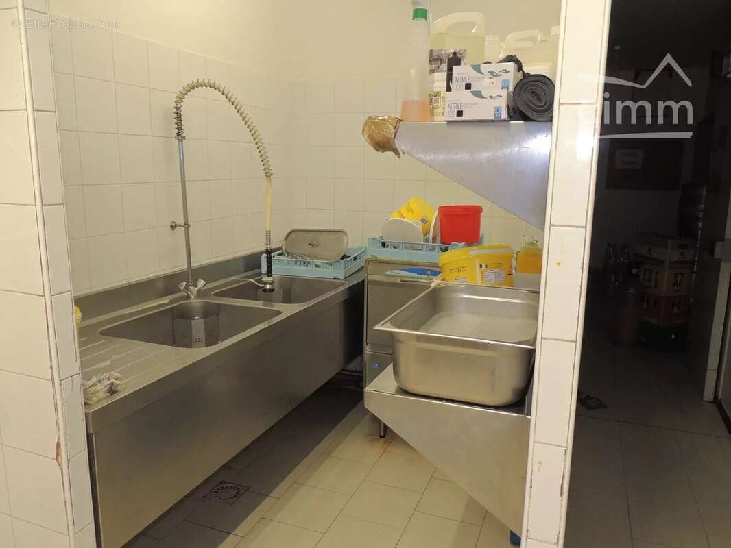 Commerce à LES VANS