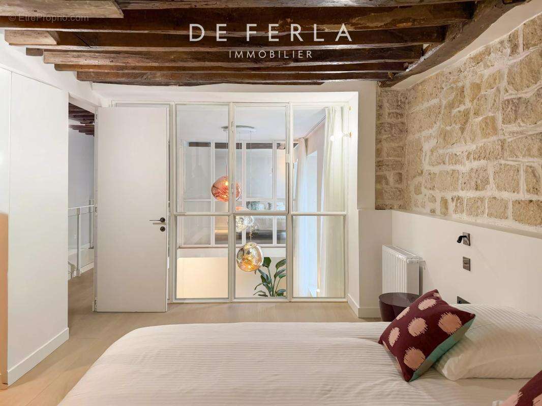 Appartement à PARIS-7E