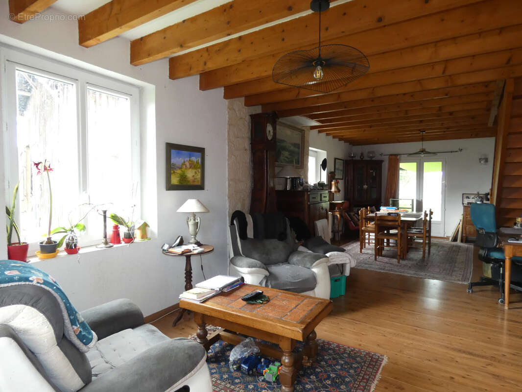 Maison à CAZATS