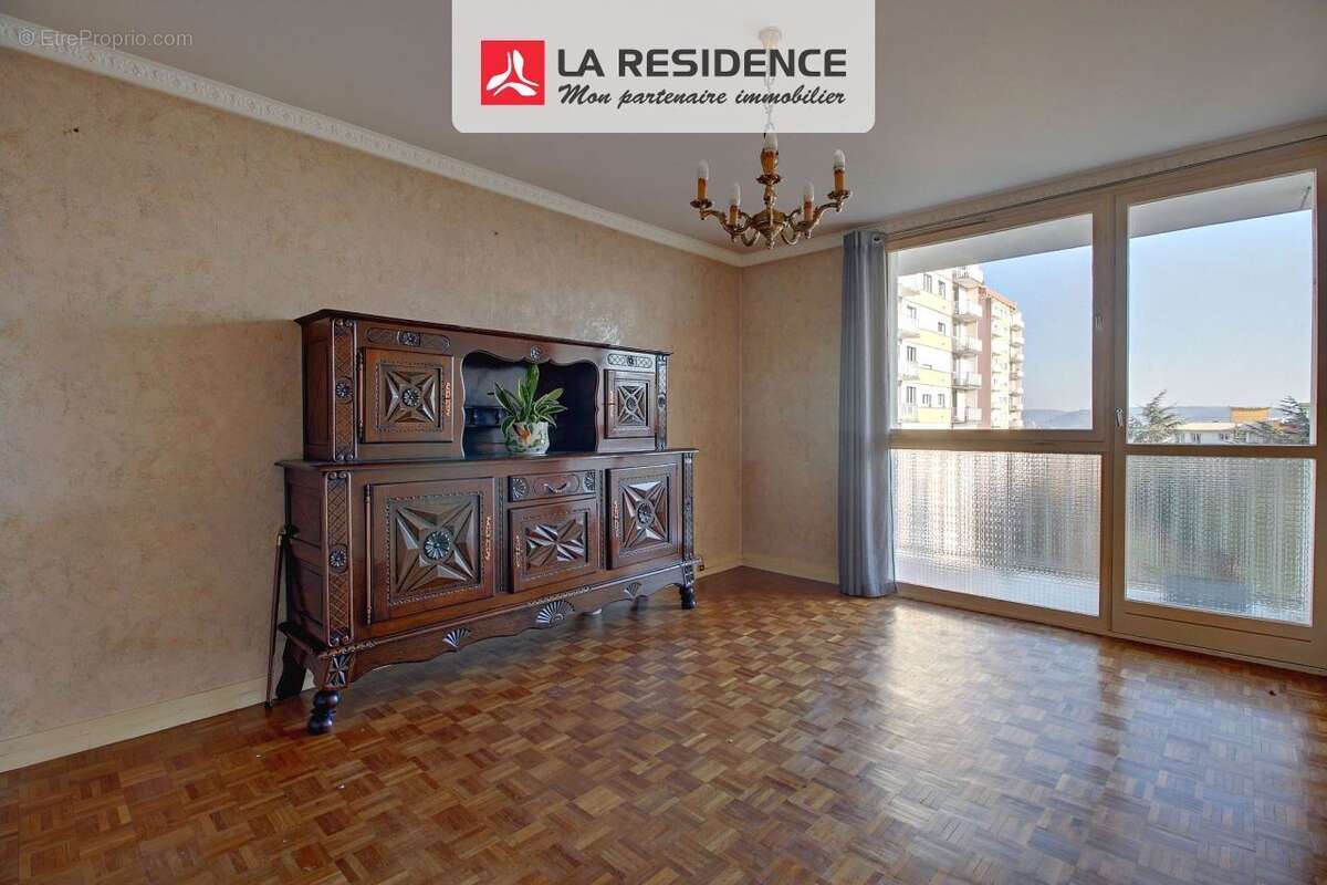 Appartement à SAINT-ETIENNE-DU-ROUVRAY